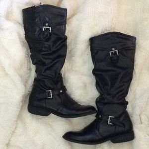 Tall Blk. Boots 9